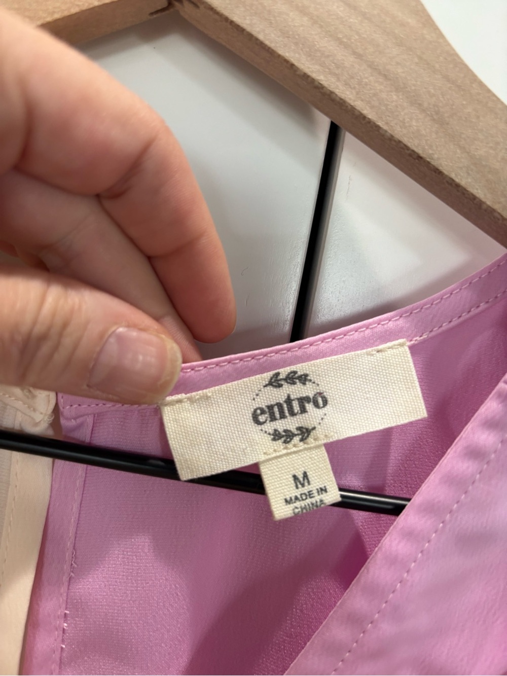 entro Two-Tone Pink and Cream Sleeveless Bodysuit - Picture 2 of 3